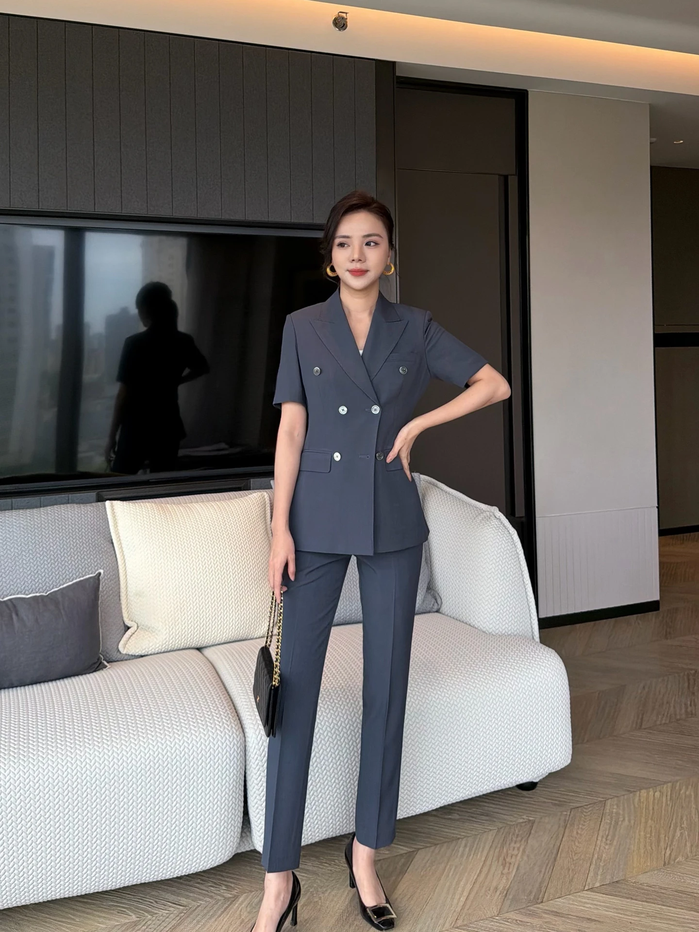 Summer Casual Grey Blue Short Sleeve Suit Set Women's Slim Fit Thin Fashionable Elegant Goddess Style Commute Polyester Fiber
Summer Casual Grey Blue Short Sleeve Suit Set Women's Slim Fit Thin Fashionable Elegant Goddess Style Commute Polyester Fiber