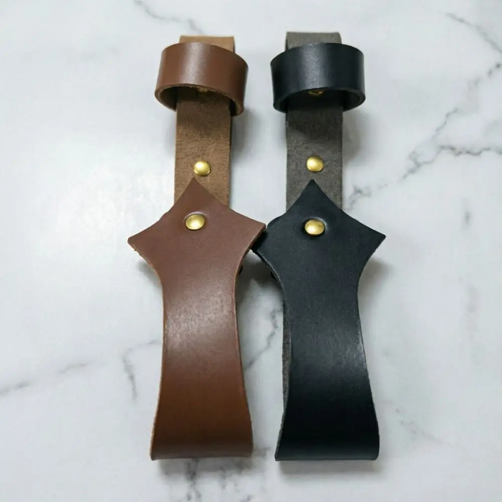 Outfit Match PU Leather Leather Fan Case Belt Loop Vintage Waist Fan Pouch Medieval Open Top Fan Belt Clip Medieval Costumes
Outfit Match PU Leather Leather Fan Case Belt Loop Vintage Waist Fan Pouch Medieval Open Top Fan Belt Clip Medieval Costumes