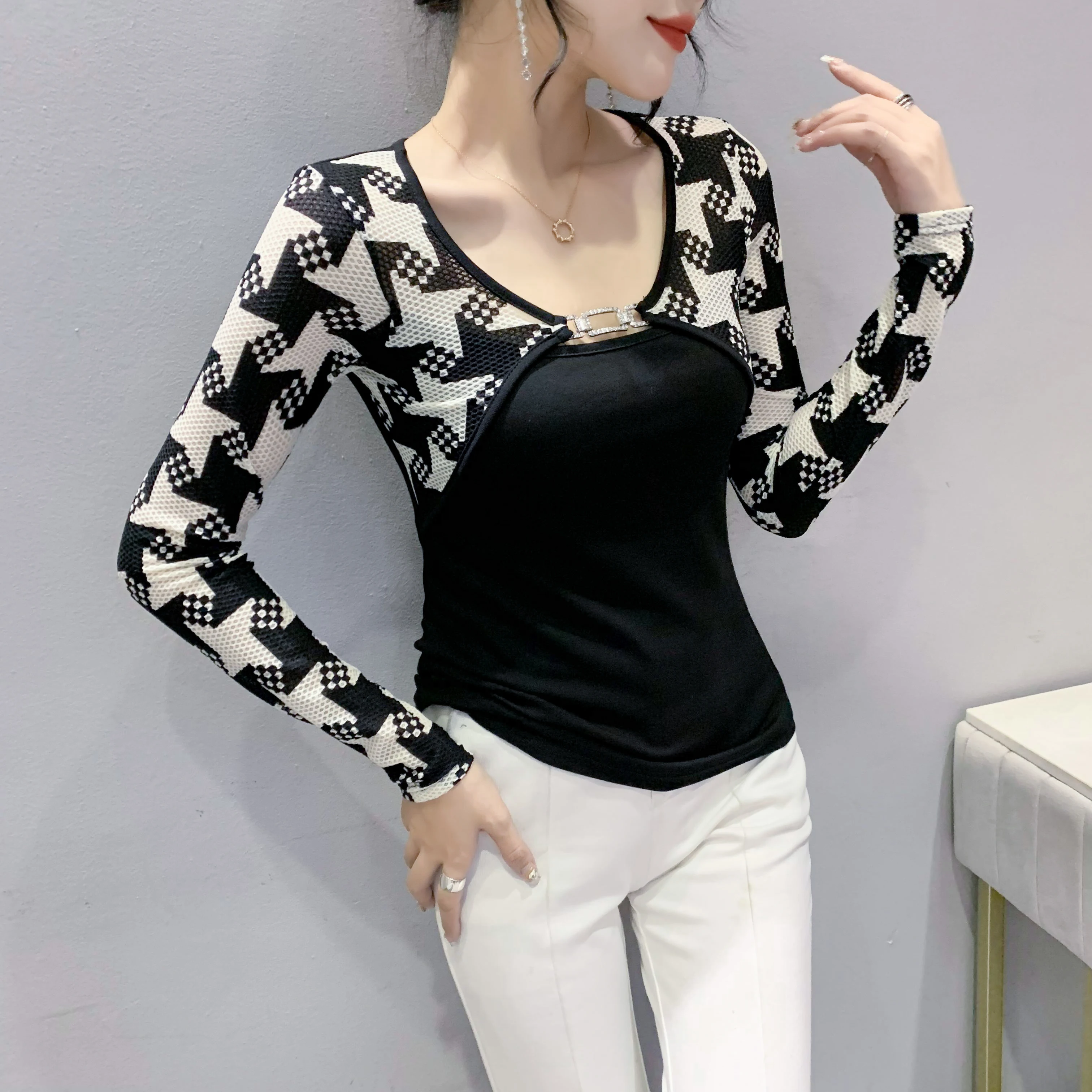 Black Korean Style Fall Fake Two Pieces T-Shirt Fashion Sexy Mesh Print Patchwork Women Tops Long Sleeve Diamonds Tees New 47240
Black Korean Style Fall Fake Two Pieces T-Shirt Fashion Sexy Mesh Print Patchwork Women Tops Long Sleeve Diamonds Tees New 47240