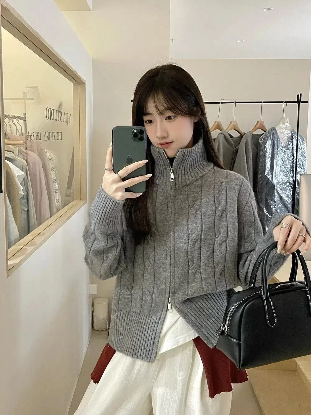 Autumn Season Vintage Korean Version Casual Style Women Knitted Cardigan Soft Comfortable Solid Color Stand-up Collar Sweaters
Autumn Season Vintage Korean Version Casual Style Women Knitted Cardigan Soft Comfortable Solid Color Stand-up Collar Sweaters