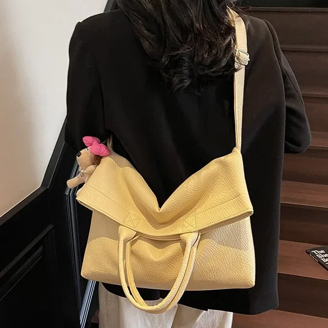 Stylish Large Capacity Leather Tote Bag - Women's Fashion Shoulder Bag, Bucket Crossbody Purse for Work, Travel & Daily Use
Stylish Large Capacity Leather Tote Bag - Women's Fashion Shoulder Bag, Bucket Crossbody Purse for Work, Travel & Daily Use