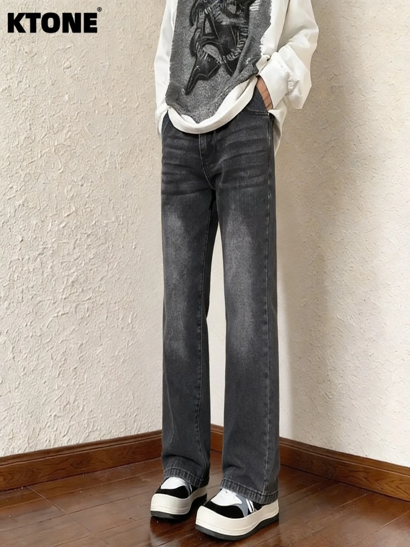 Мужские черные джинсы Plain Jeans Slim Denim Hip Hop Drip Light Retro. Аксессуары и ремни в комплект не входят.
Мужские черные джинсы Plain Jeans Slim Denim Hip Hop Drip Light Retro. Аксессуары и ремни в комплект не входят.