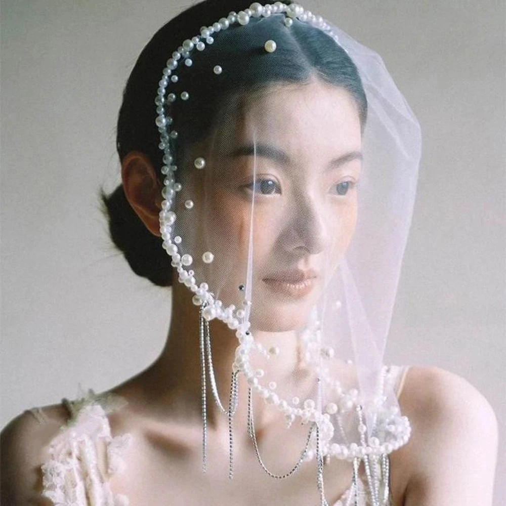 Elegant Pearls Beads Brides Veil Tassels White Wedding Veils Tulle Short Bride Head Gauze Bride Jewelry
Elegant Pearls Beads Brides Veil Tassels White Wedding Veils Tulle Short Bride Head Gauze Bride Jewelry