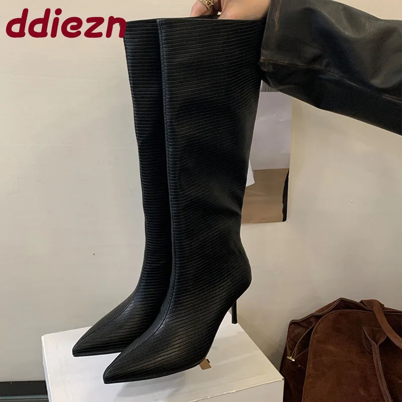 Lady Party Женские современные сапоги до колена без шнуровки Модные женские длинные сапоги с острым носком на тонком каблуке Женские туфли-лодочки
Lady Party Женские современные сапоги до колена без шнуровки Модные женские длинные сапоги с острым носком на тонком каблуке Женские туфли-лодочки