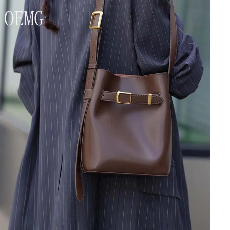 Genuine Leather Bucket Bag Luxury Female Crossbody Bags Women Vintage messenger High Quality Simple Handbag Lady Shoulder Bag
Genuine Leather Bucket Bag Luxury Female Crossbody Bags Women Vintage messenger High Quality Simple Handbag Lady Shoulder Bag