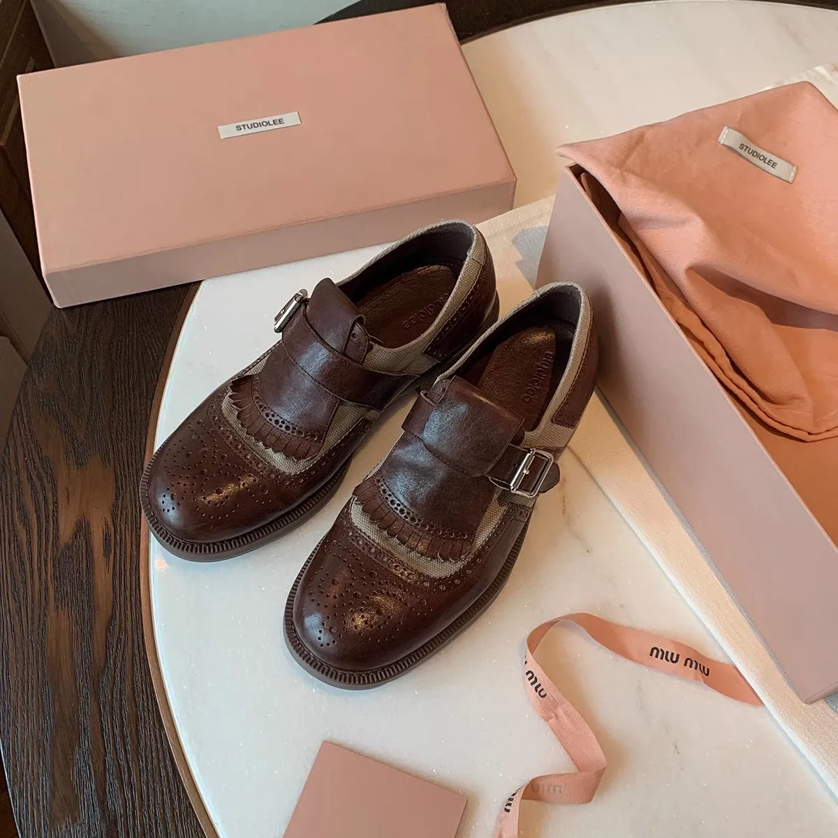 British Style Tassel Leather Shoes Fashion Thick Sole Platform Belt Buckle Casual Pumps Mixed Color Luxury Designer Single Shoes
British Style Tassel Leather Shoes Fashion Thick Sole Platform Belt Buckle Casual Pumps Mixed Color Luxury Designer Single Shoes
