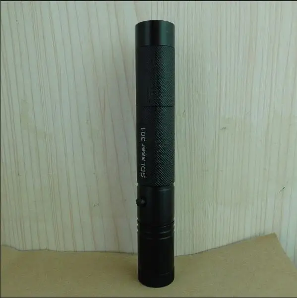 60825-1 Standard European Union USA Hot 532nm 650nm 405nm Portable Rechargeable Highlighted Red Green Purple Laser Indicator
60825-1 Standard European Union USA Hot 532nm 650nm 405nm Portable Rechargeable Highlighted Red Green Purple Laser Indicator
