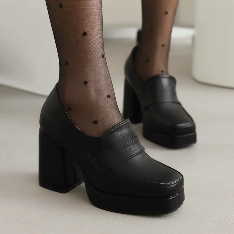 Женские туфли-лоферы на платформе с квадратным носком, массивным каблуком и ремешком-пенни для офиса и повседневной носки, в стиле ретро, модные акценты
Женские туфли-лоферы на платформе с квадратным носком, массивным каблуком и ремешком-пенни для офиса и повседневной носки, в стиле ретро, модные акценты