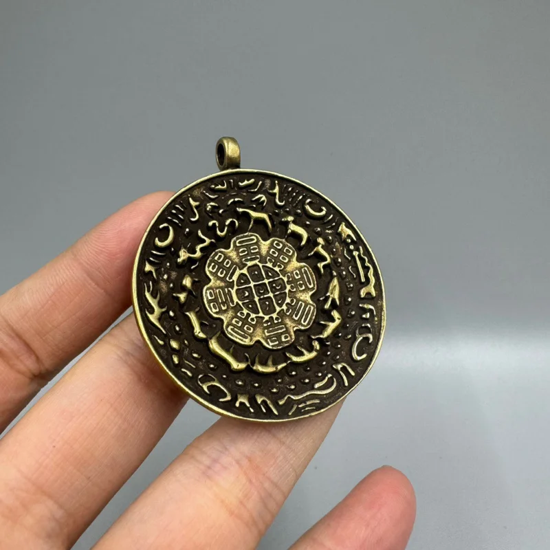 Женская подвеска Jiugong Bagua, винтажное медное ожерелье, украшение, подвеска, двенадцать из Непала, Тибета, девять дворцовых брендов
Женская подвеска Jiugong Bagua, винтажное медное ожерелье, украшение, подвеска, двенадцать из Непала, Тибета, девять дворцовых брендов