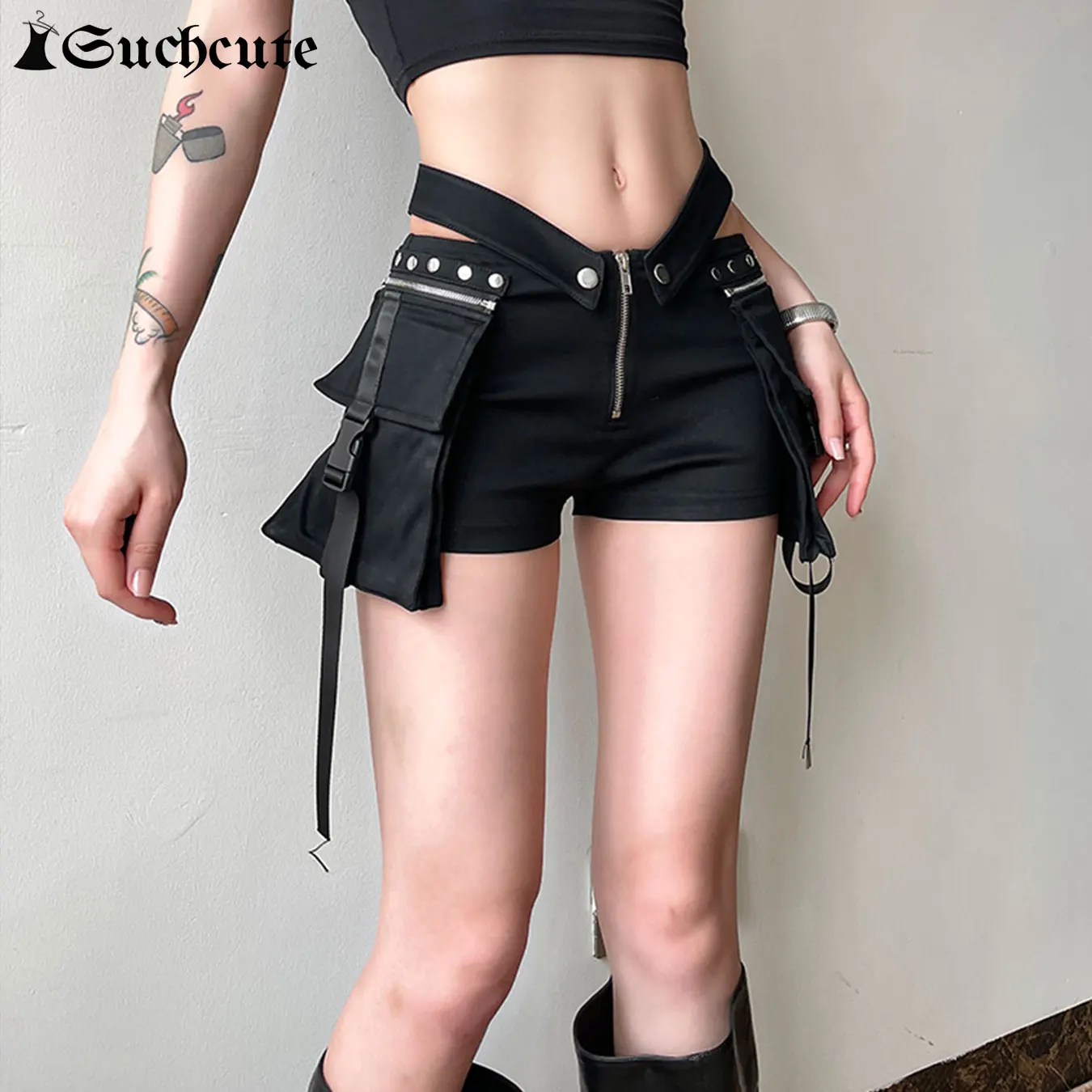SUCHCUTE Gothic Black V-Waisted Pocket Shorts Women's Punk Low Waist Sexy Mini Short Y2K Aesthetic 2000s Clothes 2024 Summer New
SUCHCUTE Gothic Black V-Waisted Pocket Shorts Women's Punk Low Waist Sexy Mini Short Y2K Aesthetic 2000s Clothes 2024 Summer New