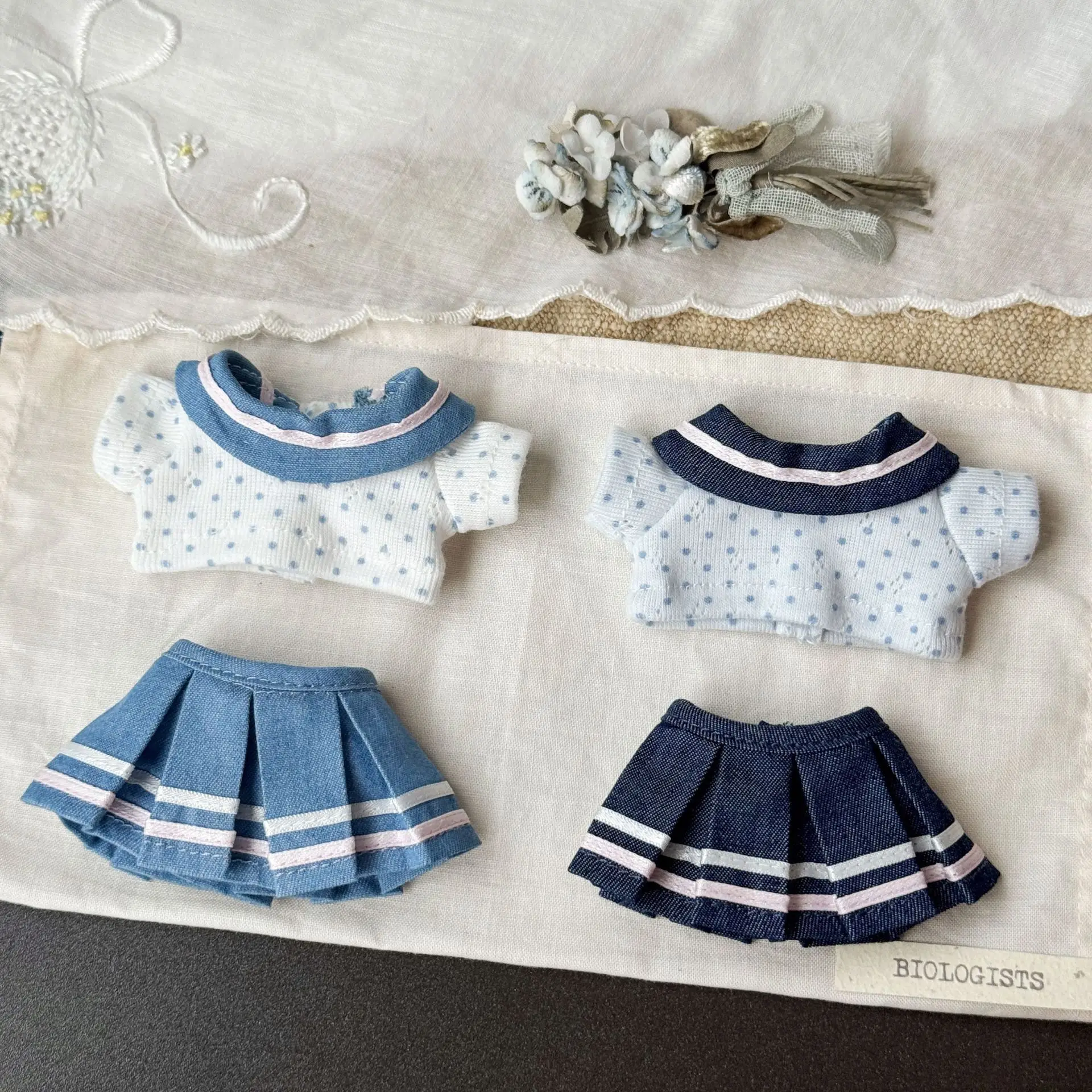 1pc 10cm Blind Box Figure Clothes, Original Preppy Style Suit Mini Doll Outfit, Perfect For 10cm Plush & Vinyl Toy, Collectible Figure Accessories Birthday Gift
1pc 10cm Blind Box Figure Clothes, Original Preppy Style Suit Mini Doll Outfit, Perfect For 10cm Plush & Vinyl Toy, Collectible Figure Accessories Birthday Gift