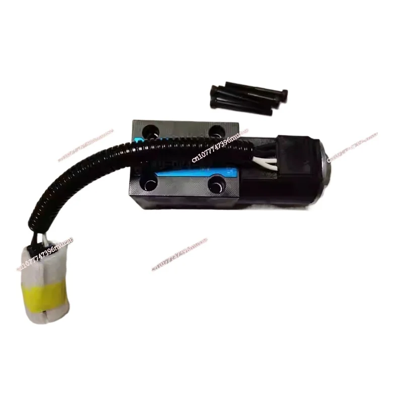 Suitable for Toyota-Mitsubishi Komatsu TCM Hyster Heli Forklift Parts Gearbox Gearbox 12V/24V Gear Solenoid Valve
Suitable for Toyota-Mitsubishi Komatsu TCM Hyster Heli Forklift Parts Gearbox Gearbox 12V/24V Gear Solenoid Valve