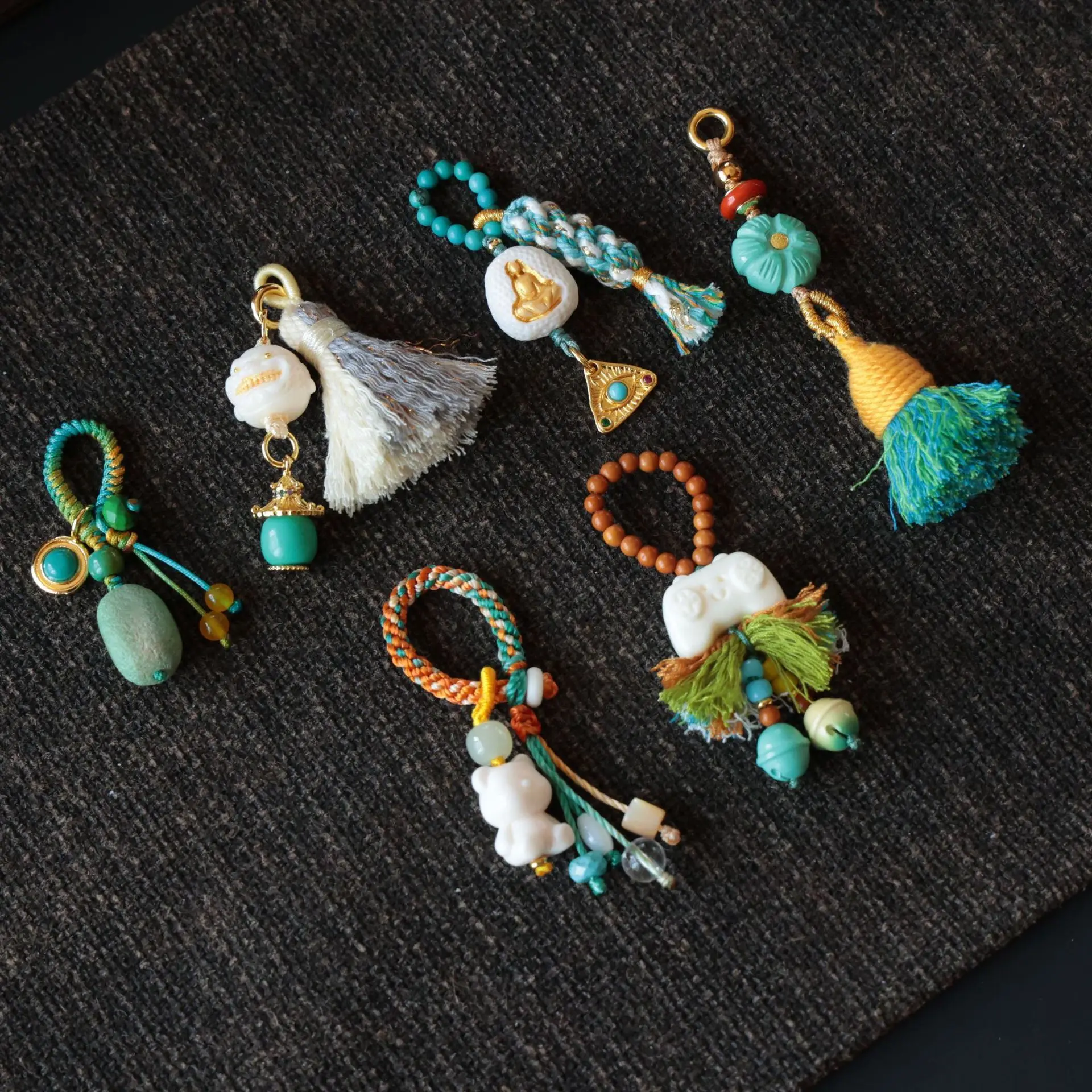 Оригинальный дизайн, тибетская маленькая кисточка, кулон «сделай сам», раздвижные аксессуары, браслет с кисточкой, аксессуары Hanfu в китайском стиле
Оригинальный дизайн, тибетская маленькая кисточка, кулон «сделай сам», раздвижные аксессуары, браслет с кисточкой, аксессуары Hanfu в китайском стиле