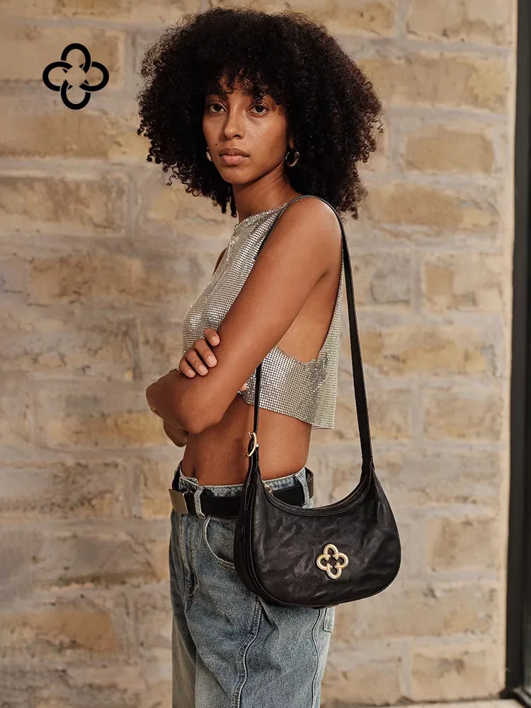 Cassile Spring/Summer New Arrival: Pleated Leather Crescent Bag for Women – High-End, Niche Design Crossbody Shoulder Bag
Cassile Spring/Summer New Arrival: Pleated Leather Crescent Bag for Women – High-End, Niche Design Crossbody Shoulder Bag