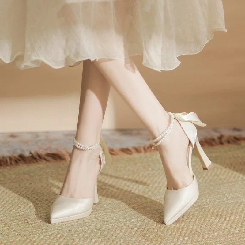 Bow Pearl High Heels Female Fairy Style Block Heel Pointed Toe Platform Single Shoes
Bow Pearl High Heels Female Fairy Style Block Heel Pointed Toe Platform Single Shoes