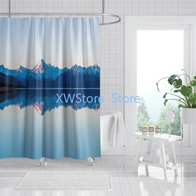 Горы многослойные, а смятворяющие и прозрачное озеро, занавеска для душа с рисунком воды, которые можно использовать ванную комнату в естественной росписи 
Горы многослойные, а смятворяющие и прозрачное озеро, занавеска для душа с рисунком воды, которые можно использовать ванную комнату в естественной росписи