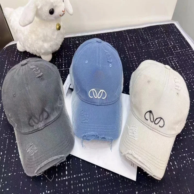 Gorra de Grundisbol de Hip Hop des aitada estilo callejero Унисекс marca de moda coreana G Bordado de letras gorra de pico de pato c
Gorra de Grundisbol de Hip Hop des aitada estilo callejero Унисекс marca de moda coreana G Bordado de letras gorra de pico de pato c