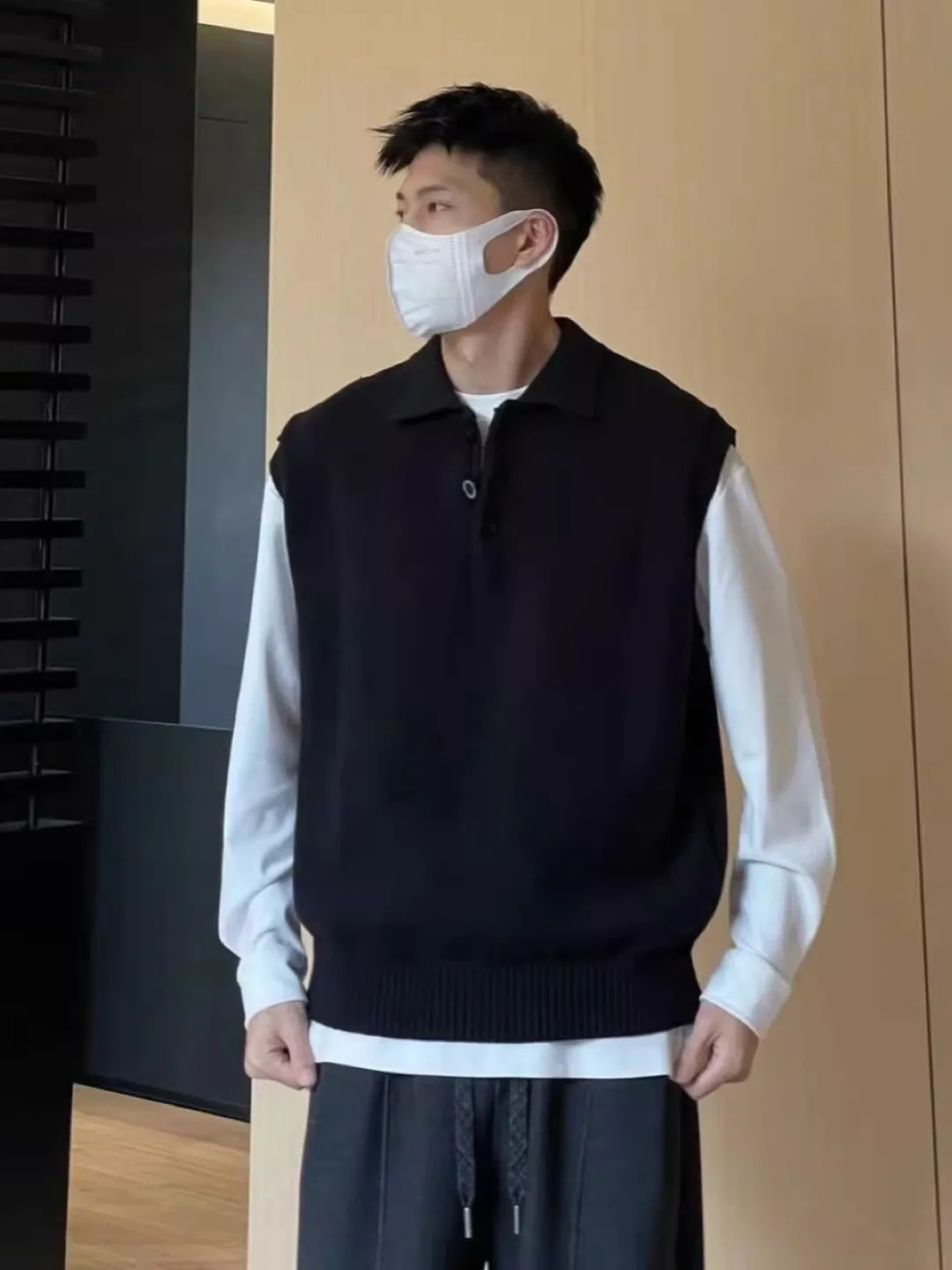 Collar Svel Knitted Vest Men's Autumn Winter Faion Light Maturi Sle Korean Version Layering Clothing
Collar Svel Knitted Vest Men's Autumn Winter Faion Light Maturi Sle Korean Version Layering Clothing