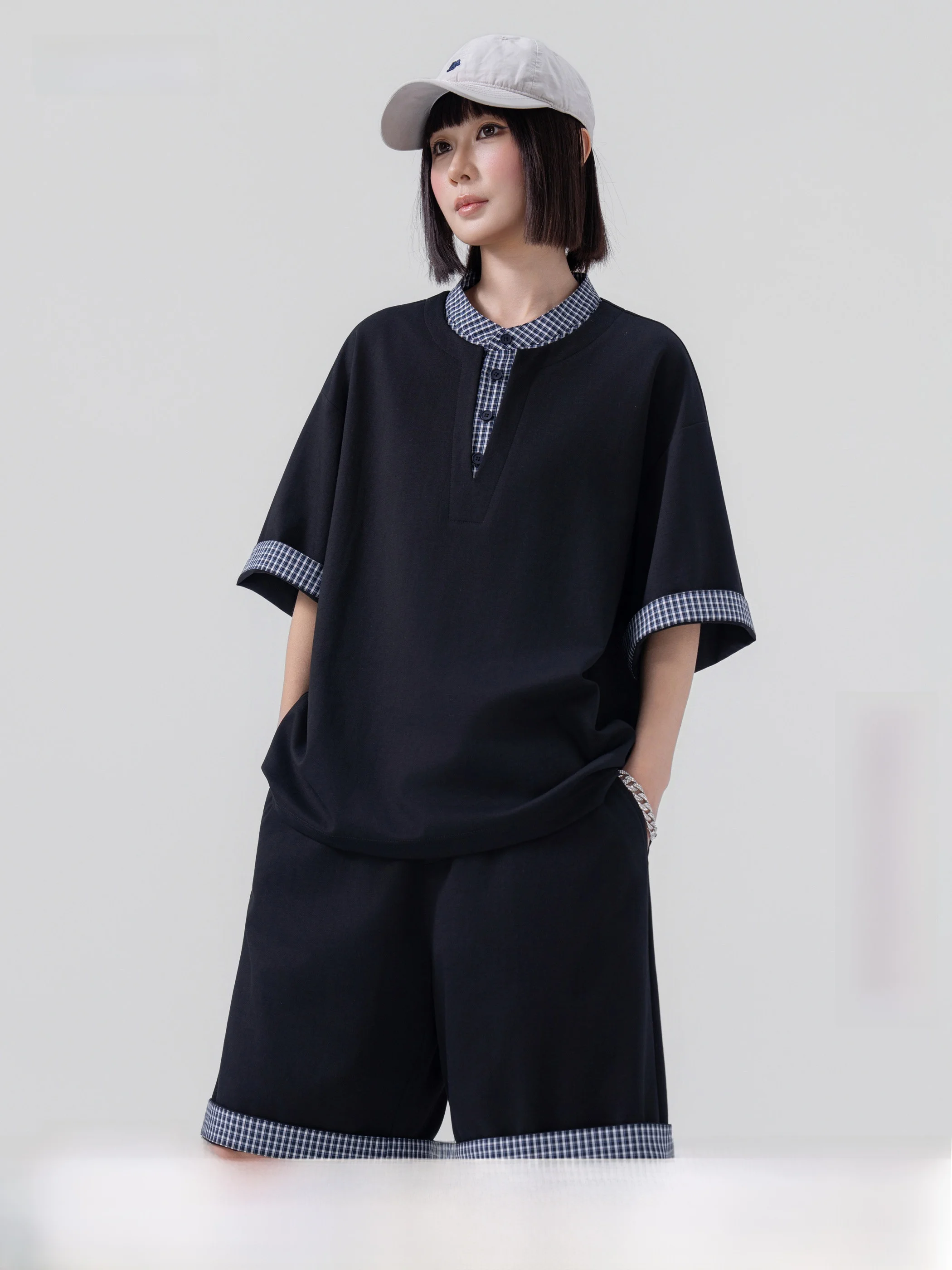 AOGZ Henry Collar Short Sleeve T-Shirt Set Loose Fit Straight Leg Shorts Unisex Summer New Arrival Casual Sportswear
AOGZ Henry Collar Short Sleeve T-Shirt Set Loose Fit Straight Leg Shorts Unisex Summer New Arrival Casual Sportswear