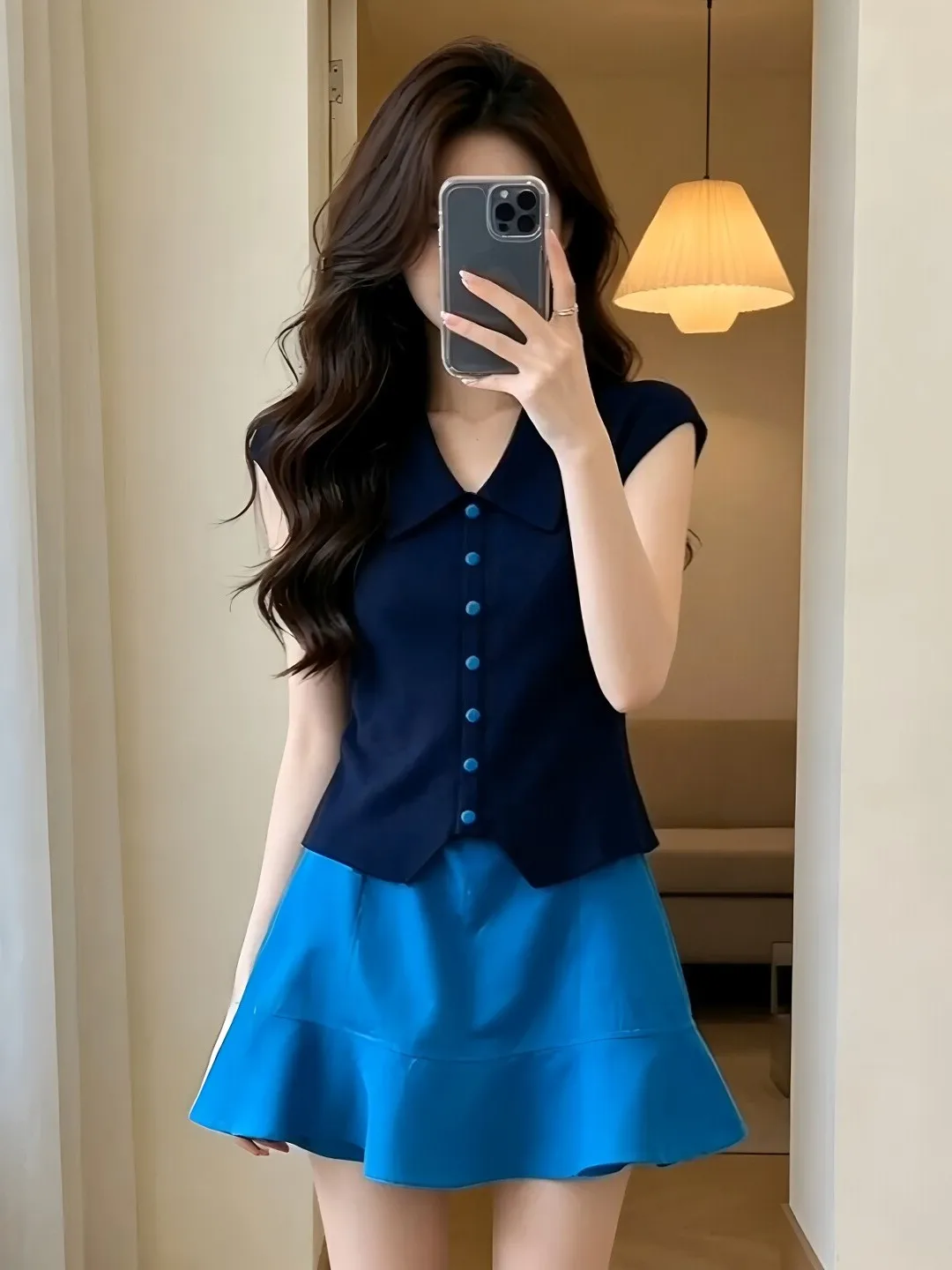 Summer 2026 Gentle Sweet Korean Style Two-Piece Set with Ruffle Hem Short Sleeve Turn-down Collar Top And High Waist Skirt
Summer 2026 Gentle Sweet Korean Style Two-Piece Set with Ruffle Hem Short Sleeve Turn-down Collar Top And High Waist Skirt