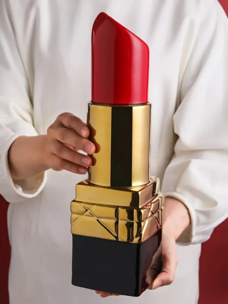 Red Lips Electroplated Gold/Silver Ceramic Vases Home Decoration Ornaments Crafts Vases Art Vase Home Decoration Ornaments Gift
Red Lips Electroplated Gold/Silver Ceramic Vases Home Decoration Ornaments Crafts Vases Art Vase Home Decoration Ornaments Gift