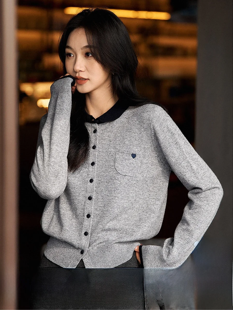 Xiao Han Ge 'Small Tone Concerto' Crt Wool Camere Knitted Cardigan Color Blo Doll Collar Top Soft Long Sve Women's S...
Xiao Han Ge 'Small Tone Concerto' Crt Wool Camere Knitted Cardigan Color Blo Doll Collar Top Soft Long Sve Women's S...