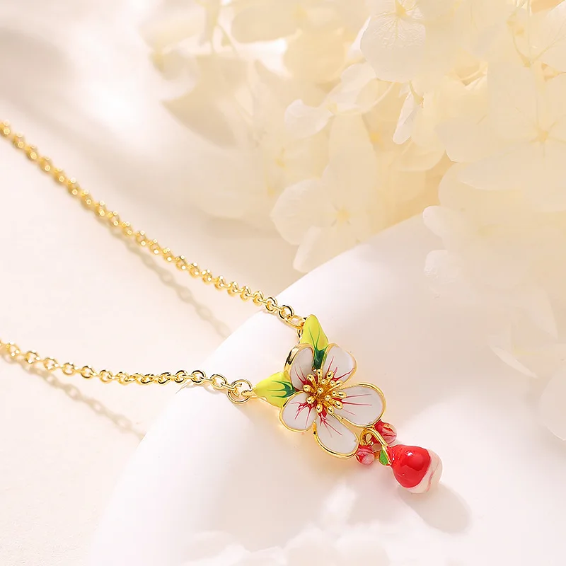 Fashionable and exquisite pastoral style enamel dripping flower pendant sexy clavicle chain women's light luxury necklace
Fashionable and exquisite pastoral style enamel dripping flower pendant sexy clavicle chain women's light luxury necklace