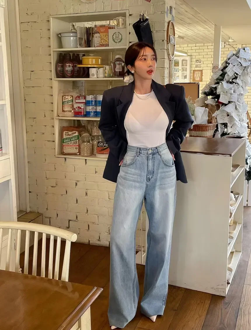 French Style High Waist Vintage Washed Flared Jeans Women's Fashion with Love Print Retro Loose Wide Leg Denim Pants Casual
French Style High Waist Vintage Washed Flared Jeans Women's Fashion with Love Print Retro Loose Wide Leg Denim Pants Casual