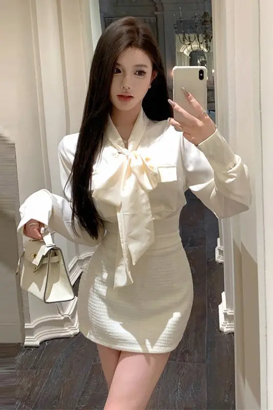 2025 New Season Heiress Style Bouclé Blouse Pearl Satin Pencil Skirt French Luxury Co ord Set Sophisticated Girly
2025 New Season Heiress Style Bouclé Blouse Pearl Satin Pencil Skirt French Luxury Co ord Set Sophisticated Girly
