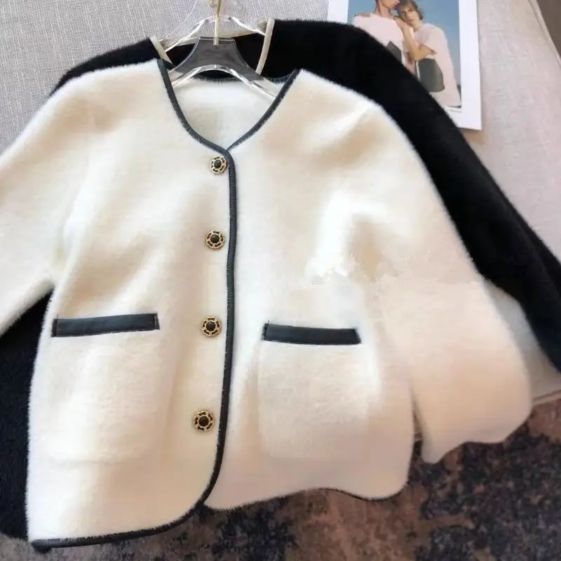 Fashion Korean Mink Simplicity O-neck Solid Color Pocket Women Autumn Knitwear Coat Tops Buttons Patchwork Cardigan All-match
Fashion Korean Mink Simplicity O-neck Solid Color Pocket Women Autumn Knitwear Coat Tops Buttons Patchwork Cardigan All-match