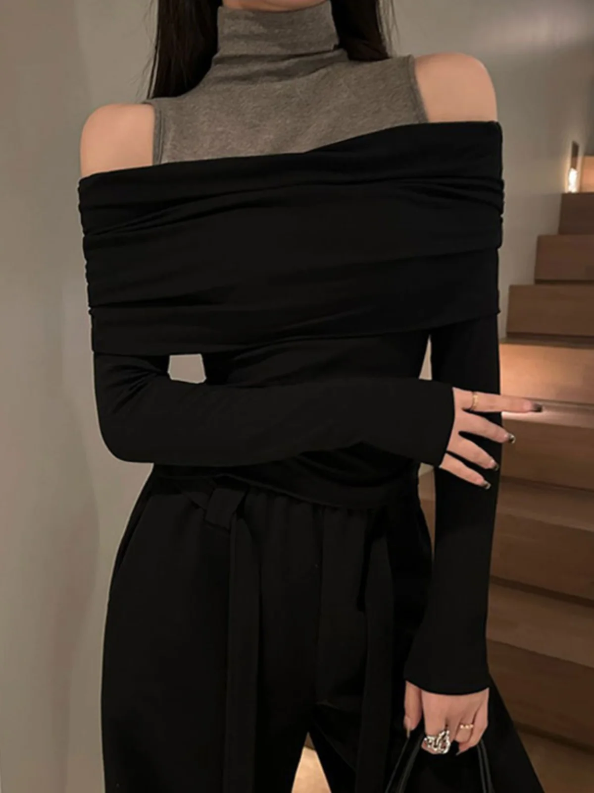 Women's Halter Neck Long Sleeve Base Shirt Tight Fit Spring Autumn Winter Design Sense Shoulder Exposure Top Korean Style Com...
Women's Halter Neck Long Sleeve Base Shirt Tight Fit Spring Autumn Winter Design Sense Shoulder Exposure Top Korean Style Com...
