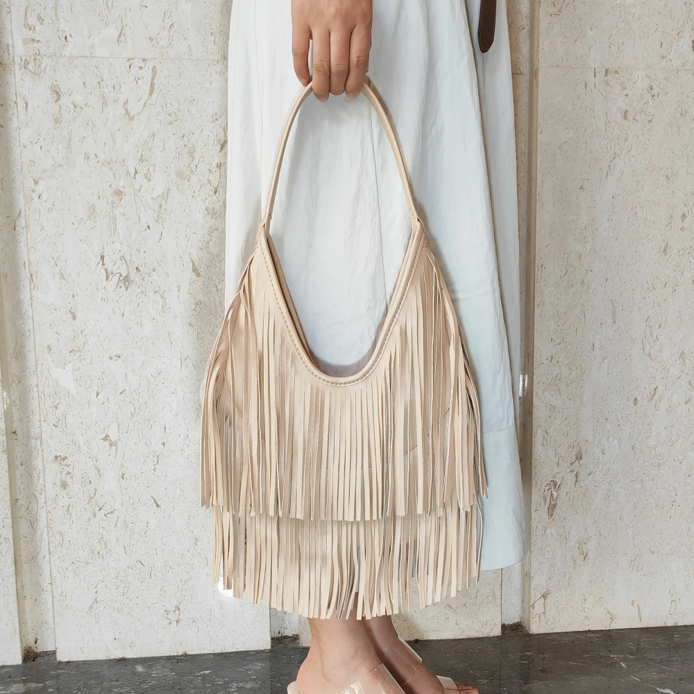 Модные длинные сумки на плечо с кисточками для женской сумки из мягкой искусственной кожи, повседневная сумка-бродяга подмышками, женская сумка-тоут, черные bolsos
Модные длинные сумки на плечо с кисточками для женской сумки из мягкой искусственной кожи, повседневная сумка-бродяга подмышками, женская сумка-тоут, черные bolsos