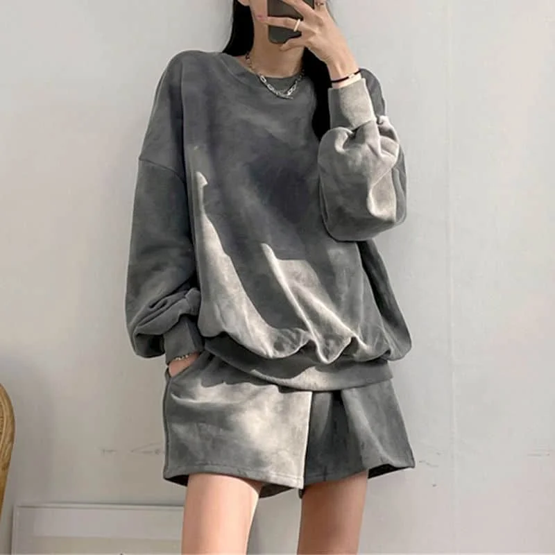 Комплекты из двух предметов, женская одежда, большие спортивные футболки с длинными рукавами и шорты, повседневная осенняя одежда в корейском стиле для женщин
Комплекты из двух предметов, женская одежда, большие спортивные футболки с длинными рукавами и шорты, повседневная осенняя одежда в корейском стиле для женщин