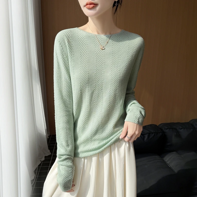 First line ready to wear simple spun thin knitted sweater round neck long sleeved base sweater women's pullover sweater
First line ready to wear simple spun thin knitted sweater round neck long sleeved base sweater women's pullover sweater