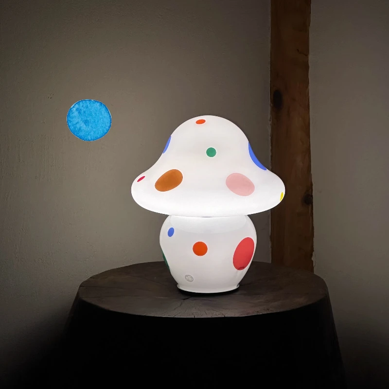 Mushroom light, three-color ambient light.
Mushroom light, three-color ambient light.