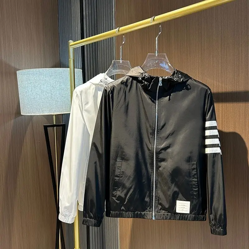 Station Light Luxury Trend Brand Slim Casual Large Size Hooded Jacket Spring and Autumn New Solid Color Simple Jacket Men
Station Light Luxury Trend Brand Slim Casual Large Size Hooded Jacket Spring and Autumn New Solid Color Simple Jacket Men