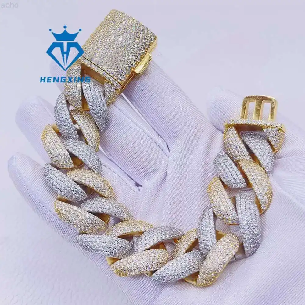 Custom 15mm Hip Hop Fashion Moissanite Cuban Chain Bracelets S925 Silver Luxury Iced Out Bracelet for Men
Custom 15mm Hip Hop Fashion Moissanite Cuban Chain Bracelets S925 Silver Luxury Iced Out Bracelet for Men