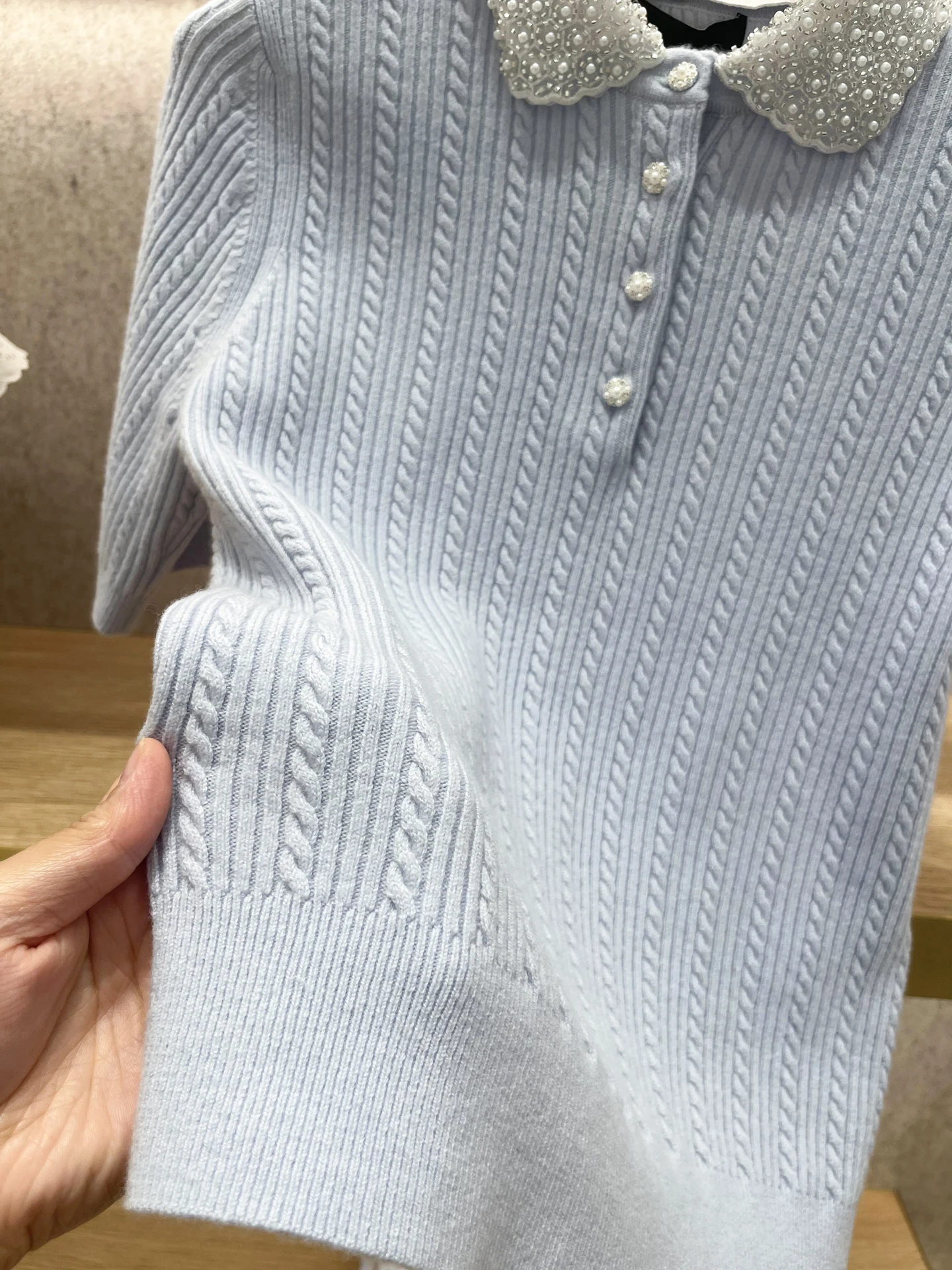 Beaded Lapel Sweater Mist Blue Top High-end Light Luxury Women's Clothing 2025 Summer Luxury Designer Brand New Products Tops
Beaded Lapel Sweater Mist Blue Top High-end Light Luxury Women's Clothing 2025 Summer Luxury Designer Brand New Products Tops