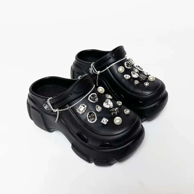 Thick Sole Hole DIY Buckle Decoration Garden Shoes For Women Summer Outdoor Sandals Wear Anti Slip 2025 Slippers For Female
Thick Sole Hole DIY Buckle Decoration Garden Shoes For Women Summer Outdoor Sandals Wear Anti Slip 2025 Slippers For Female