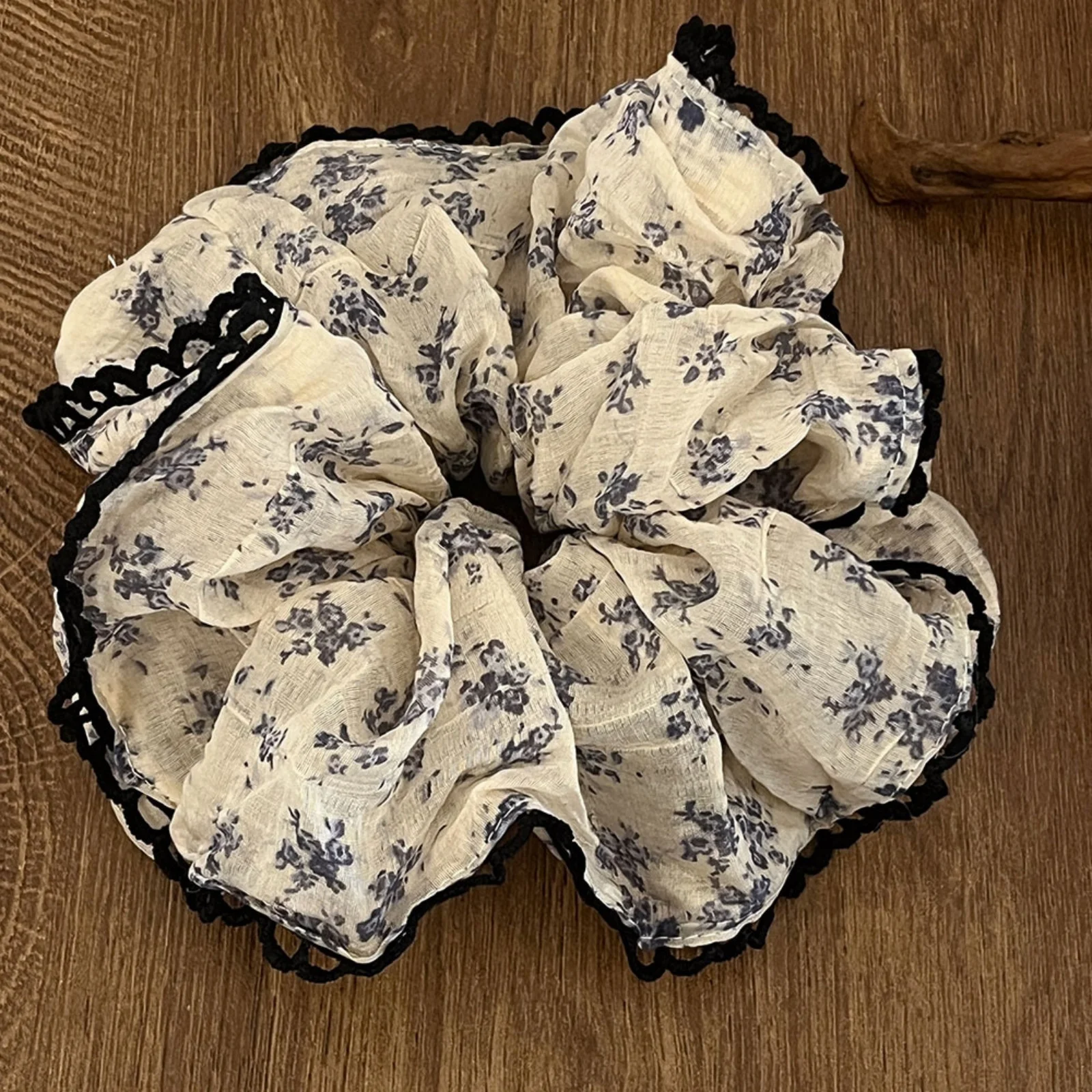 1PC Fresh Floral Lace Scrunchie, Elastic Hair Tie, Elegant Women Hair Rope For Bun Daily Fashion Hair Accessories
1PC Fresh Floral Lace Scrunchie, Elastic Hair Tie, Elegant Women Hair Rope For Bun Daily Fashion Hair Accessories