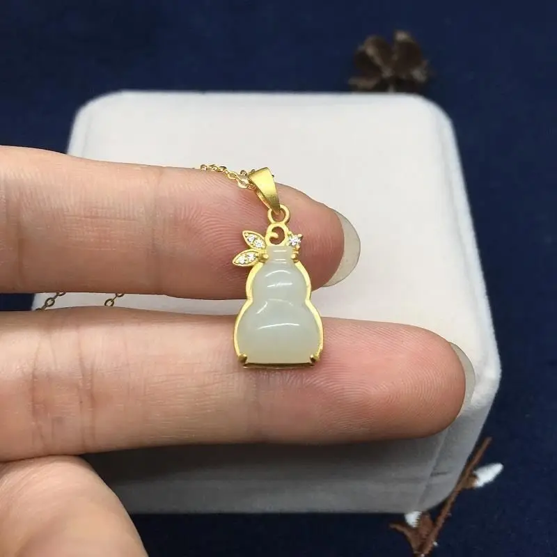 New Chinese Style Gourd Necklace With Versatile Temperament, Exquisite Pendant Women, Gift For Wife
New Chinese Style Gourd Necklace With Versatile Temperament, Exquisite Pendant Women, Gift For Wife