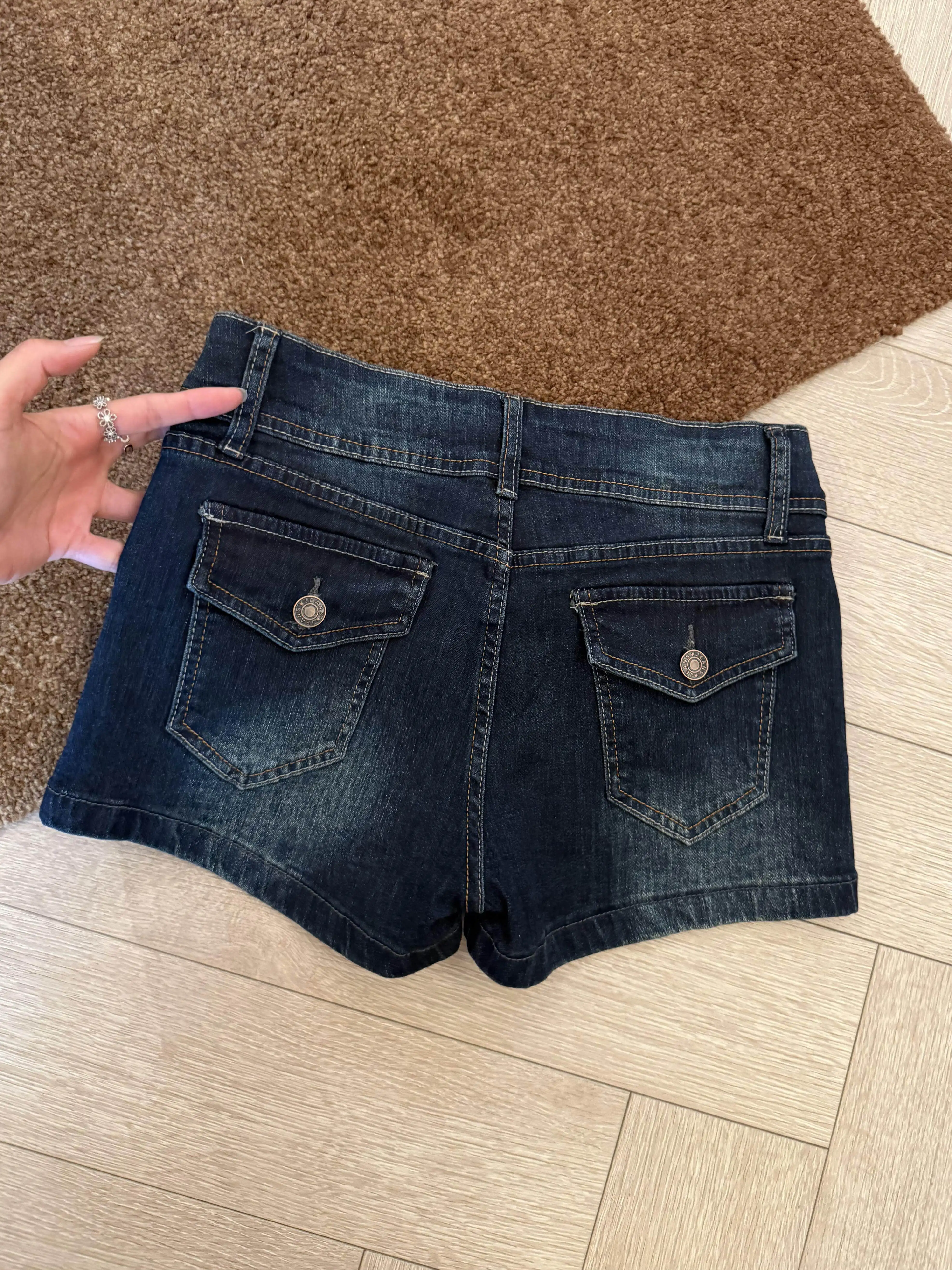 Deep Blue American Style Spicy Girl Denim Shorts Women's Low Waist Tightening Slimming Hip A-Line Hot Pants Summer
Deep Blue American Style Spicy Girl Denim Shorts Women's Low Waist Tightening Slimming Hip A-Line Hot Pants Summer