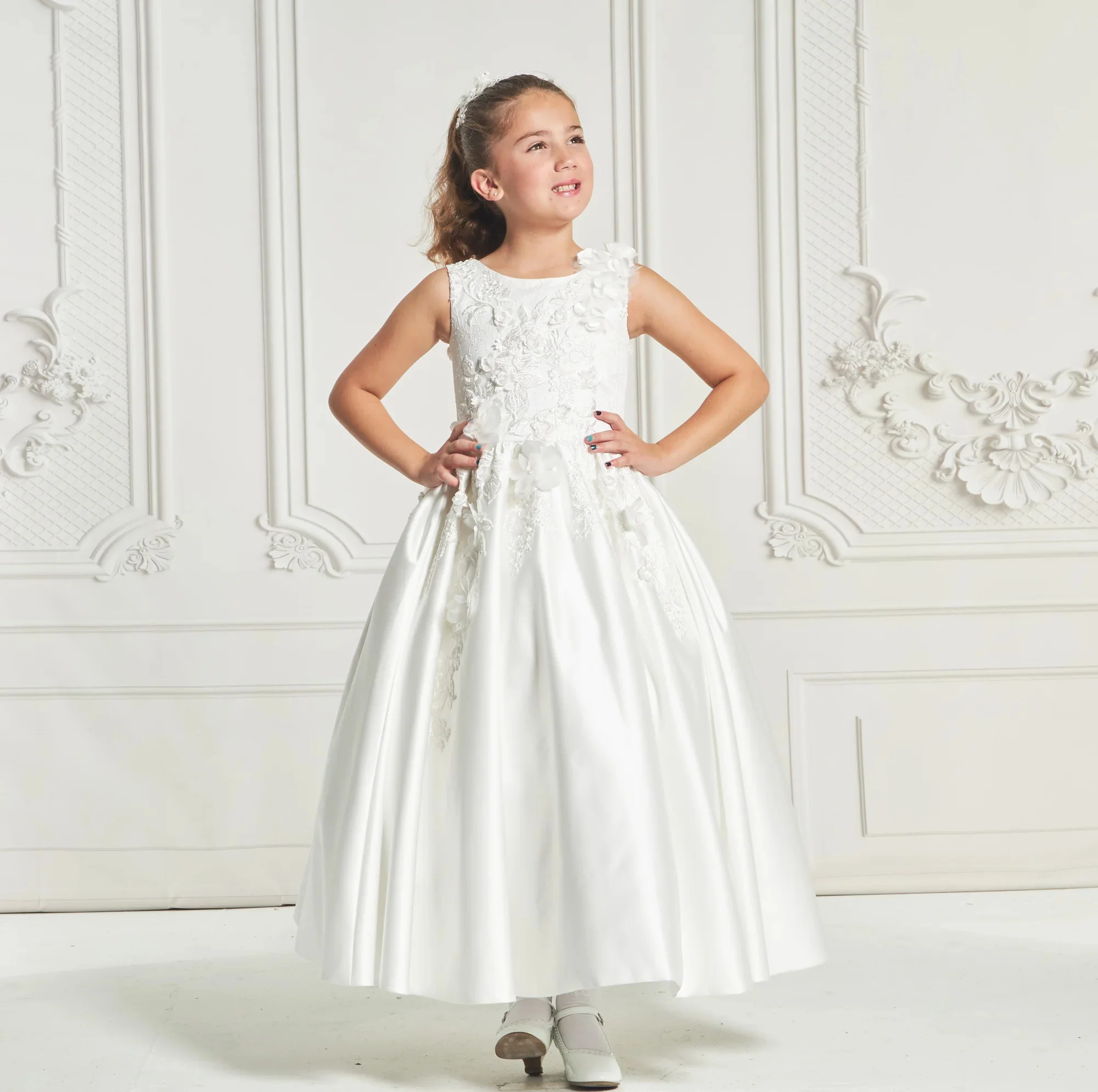 White Flower Girl Dresses for Wedding Appliques Satin Kids Birthday Gowns Sleeveless Little Girls First Communion Dresses
White Flower Girl Dresses for Wedding Appliques Satin Kids Birthday Gowns Sleeveless Little Girls First Communion Dresses