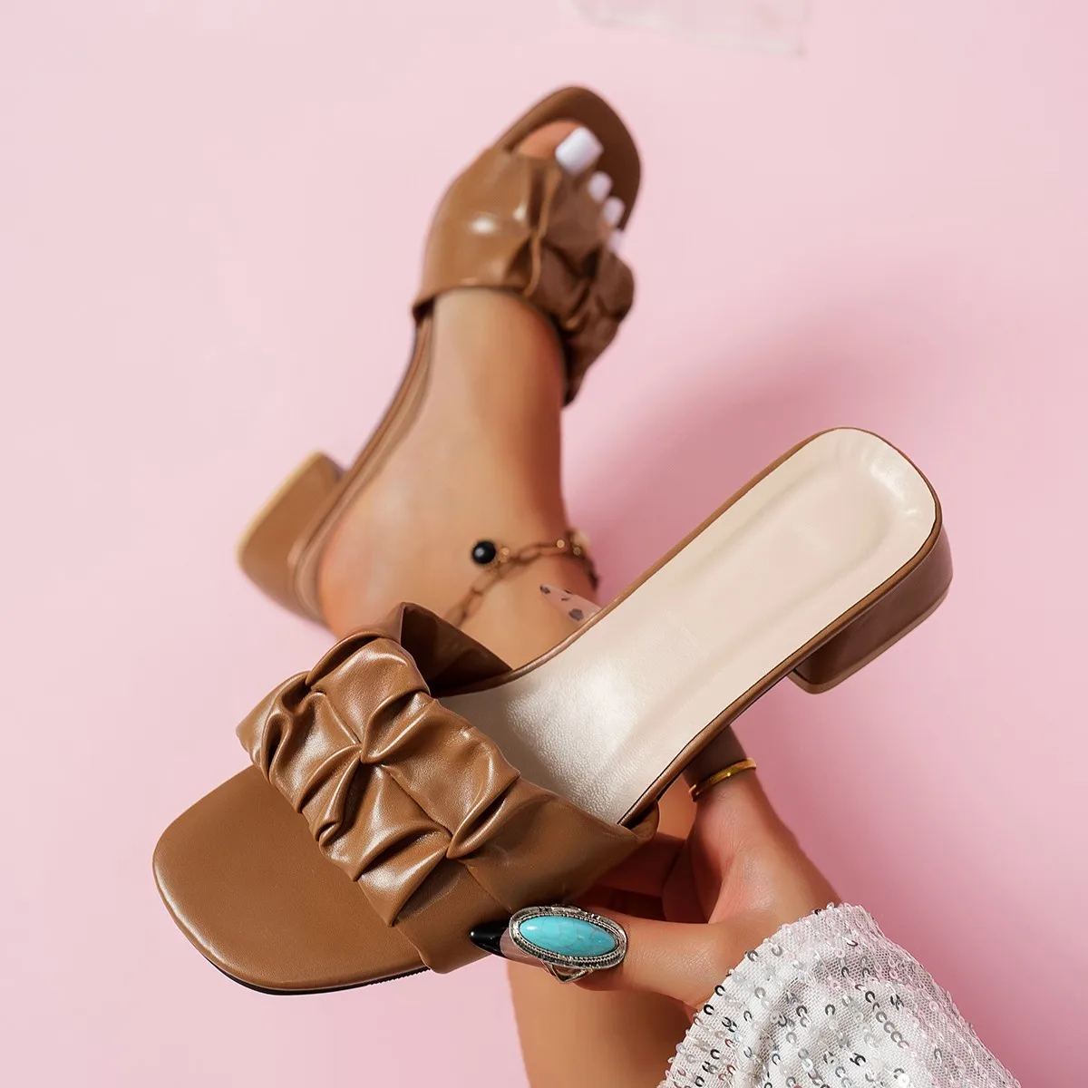 Women Summer New Chunky Heel Slippers Fashion Pleated Square Toe Women Sandals Casual Elegant Ladies Dress Sandals
Women Summer New Chunky Heel Slippers Fashion Pleated Square Toe Women Sandals Casual Elegant Ladies Dress Sandals