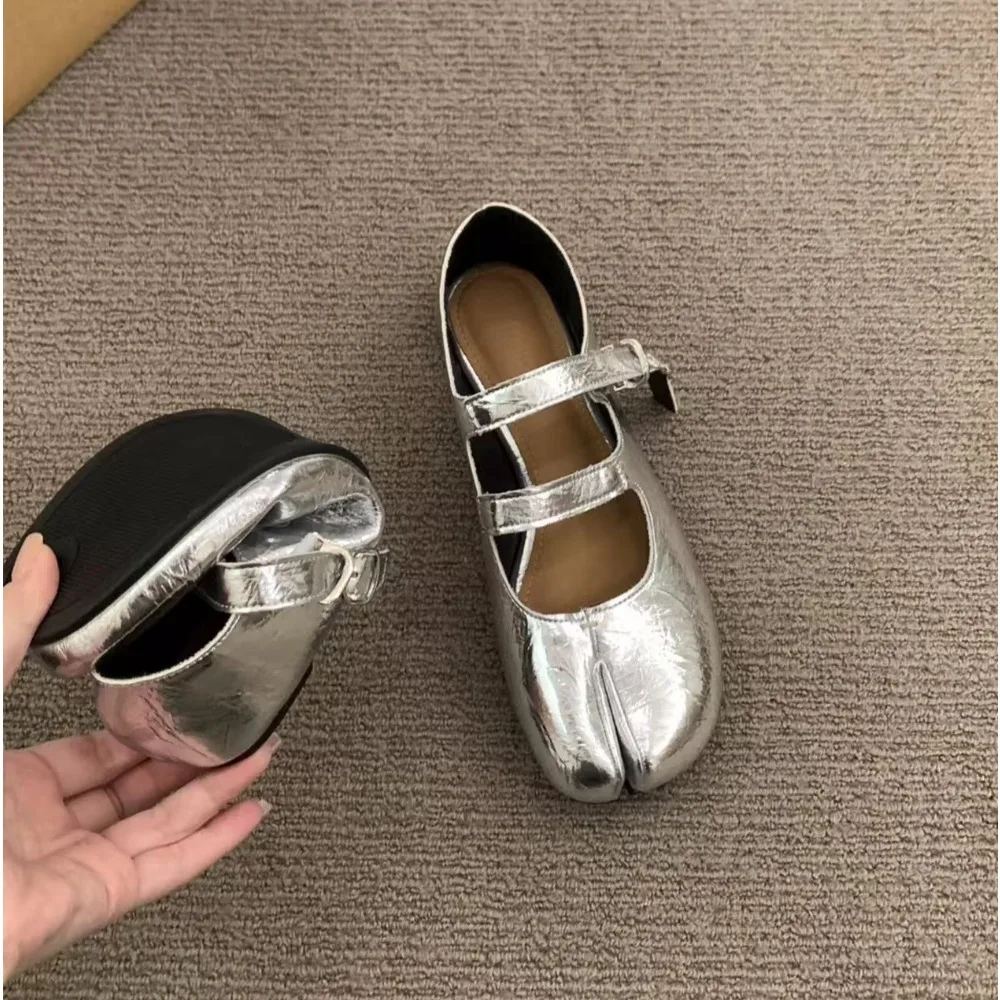 Fashion Soft Leather Split Toe Women Tabi Ballet Flats Spring Autumn Comfortable Walking Lazy Loafers Casual Girls Dance Shoes
Fashion Soft Leather Split Toe Women Tabi Ballet Flats Spring Autumn Comfortable Walking Lazy Loafers Casual Girls Dance Shoes
