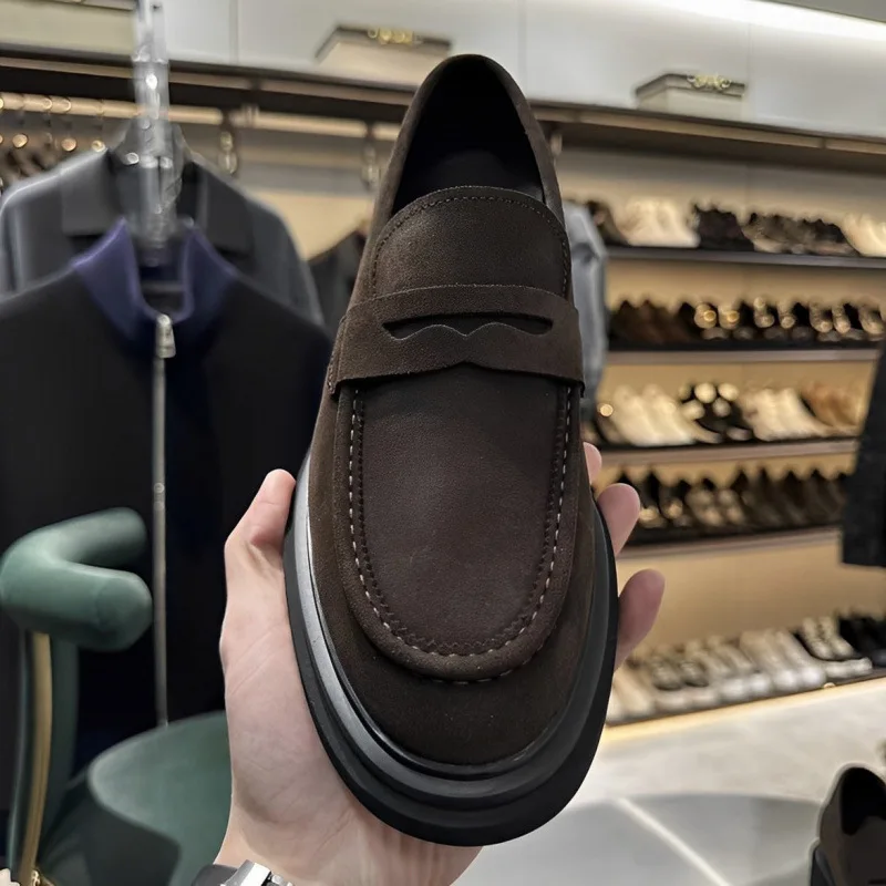 Модные брендовые низкие лоферы с педалью для ленивых, мужские деловые кожаные туфли, дышащая толстая подошва с круглой головкой
Модные брендовые низкие лоферы с педалью для ленивых, мужские деловые кожаные туфли, дышащая толстая подошва с круглой головкой