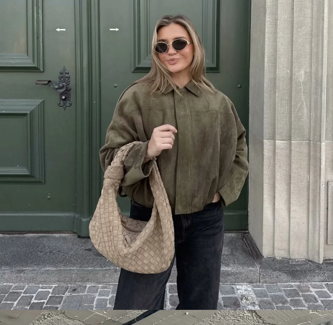 Модные свободные куртки и пальто для женщин: теплая осенне-зимняя верхняя одежда с длинным рукавом, отложным воротником, повседневный стиль
Модные свободные куртки и пальто для женщин: теплая осенне-зимняя верхняя одежда с длинным рукавом, отложным воротником, повседневный стиль