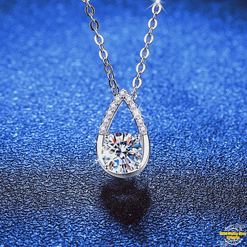 1,0 карат муассанит S925 серебряный ожерелье кулон для женщин и мужчин с платиновым покрытием капля воды очаровательное ожерелье модные ювелирные изделия оптом
1,0 карат муассанит S925 серебряный ожерелье кулон для женщин и мужчин с платиновым покрытием капля воды очаровательное ожерелье модные ювелирные изделия оптом