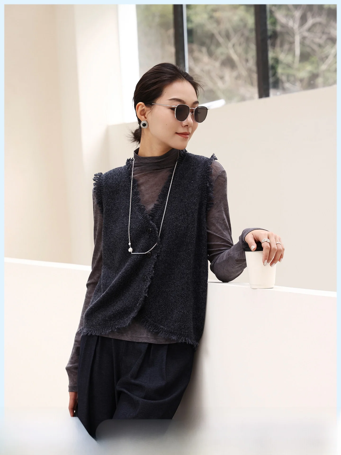 Weekend Casual Loose V-Neck Knitted Vest Women's Sleeveless Outerwear Furry Trim Fashionable Summer New Arrival
Weekend Casual Loose V-Neck Knitted Vest Women's Sleeveless Outerwear Furry Trim Fashionable Summer New Arrival