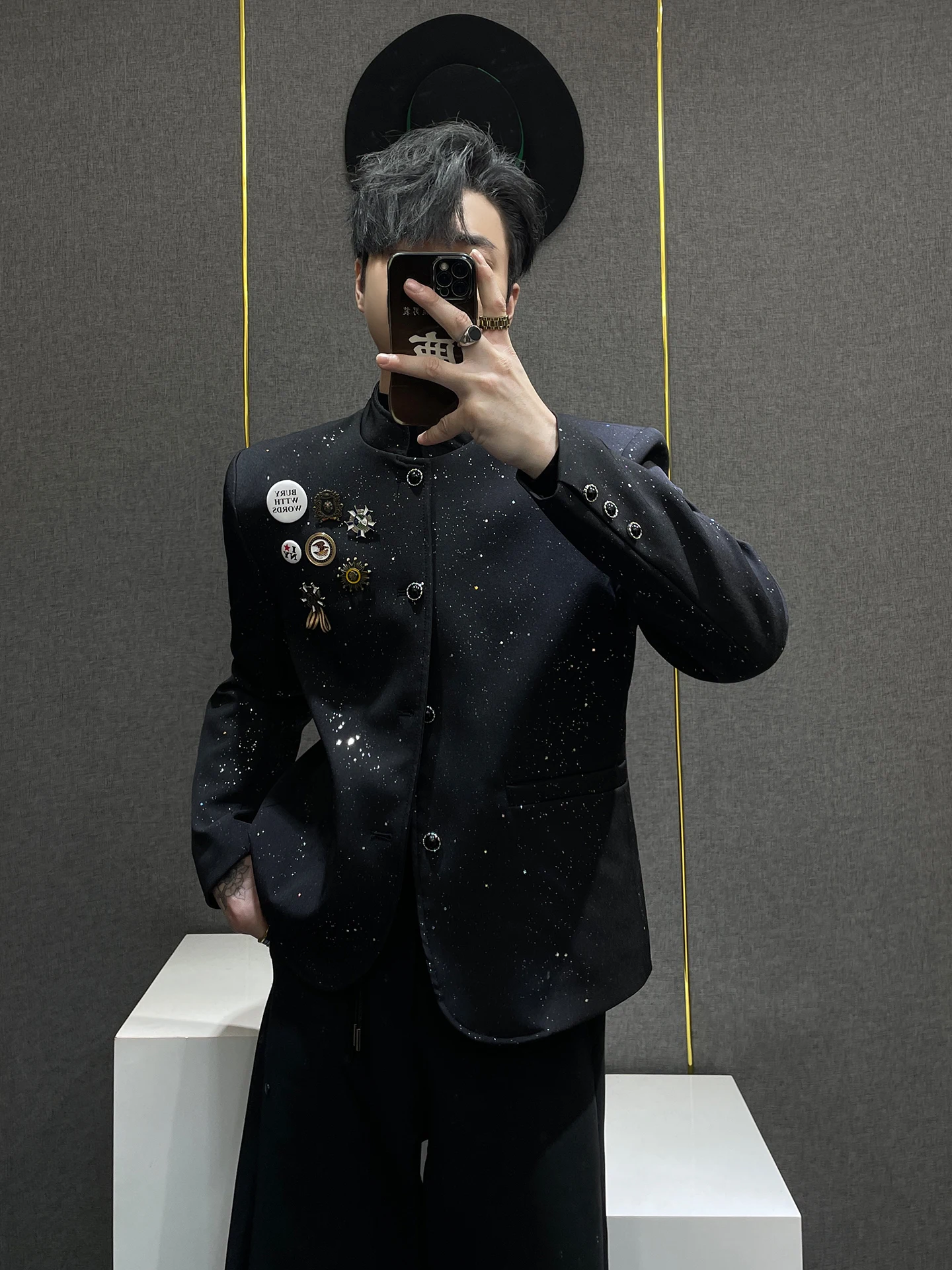 Men's ort Stand Collar Padded oulder Western Suit Jaet Faion Urban Sle Casual Long Sve Pure Color Autumn Wear
Men's ort Stand Collar Padded oulder Western Suit Jaet Faion Urban Sle Casual Long Sve Pure Color Autumn Wear